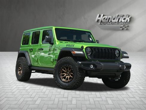 Used 2025 Jeep Wrangler Unlimited Sport AWD/4WD image 2