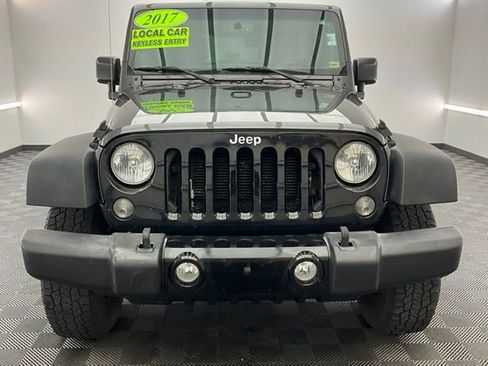 Used 2017 Jeep Wrangler Unlimited Sport AWD/4WD image 2