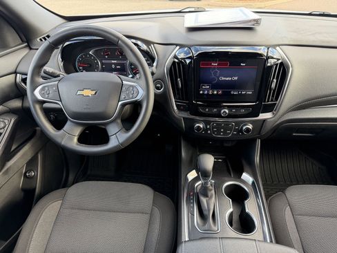 Used 2023 Chevrolet Traverse LT image 29