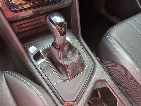 Used 2023 Volkswagen Tiguan SE R-Line image 21