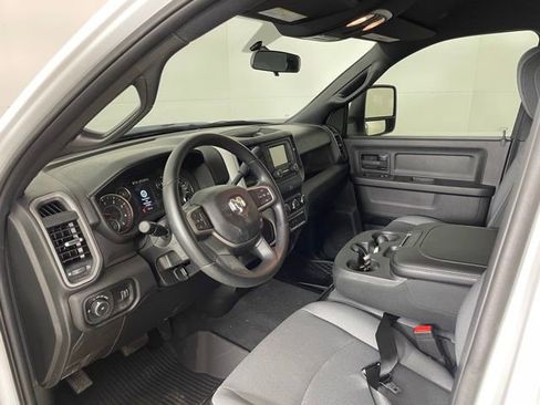 New 2024 RAM 5500 Tradesman w/ Chrome Appearance Group image 30