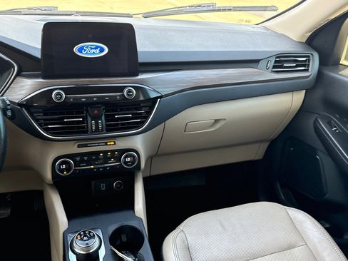 Used 2020 Ford Escape Titanium image 12