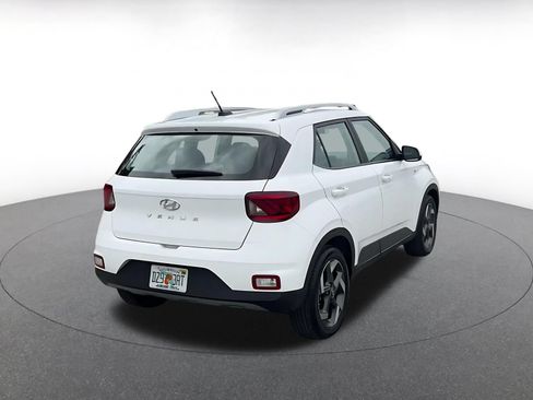 Used 2026 Hyundai Venue SEL FWD image 14
