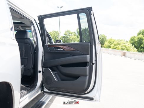 Used 2019 Cadillac Escalade ESV Premium Luxury AWD/4WD image 45