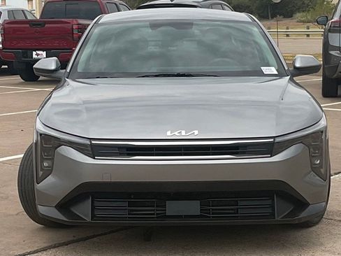 Used 2025 Kia K4 FWD image 2