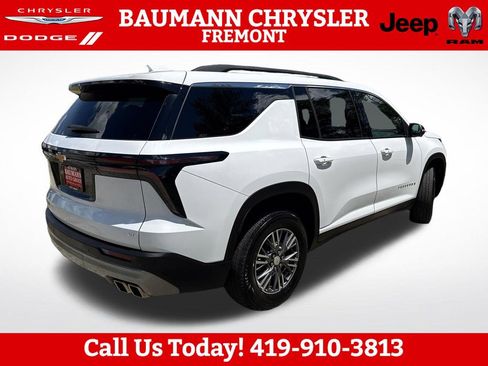 Used 2024 Chevrolet Traverse LT FWD image 6