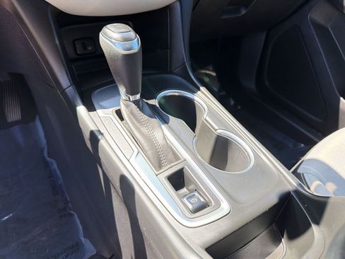 Used 2018 Chevrolet Equinox LS FWD image 16