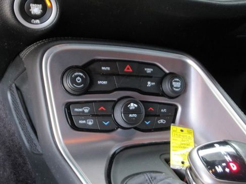 Used 2019 Dodge Challenger SXT image 22