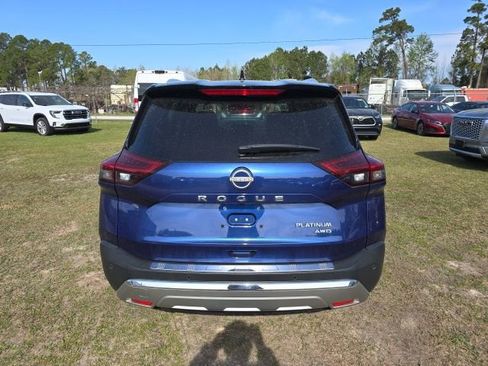 Used 2023 Nissan Rogue Platinum image 4
