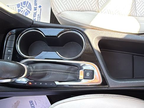 Used 2023 Buick Encore GX Essence w/ Experience Buick Package FWD image 17