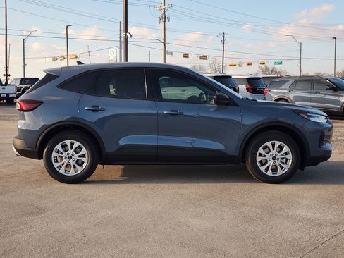 New 2026 Ford Escape Active image 7