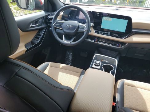 Used 2025 Chevrolet Equinox ACTIV FWD image 12