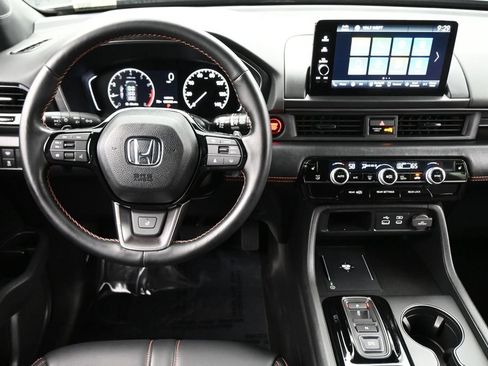 Used 2024 Honda Pilot TrailSport image 6