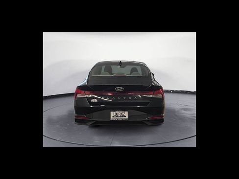 Used 2022 Hyundai Elantra SEL w/ Convenience Package FWD image 5