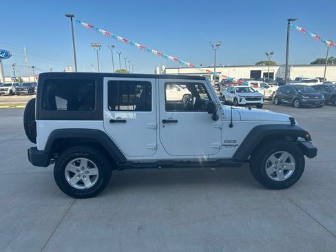 Used 2014 Jeep Wrangler Unlimited Sport w/ Quick Order Package 24S AWD/4WD image 29