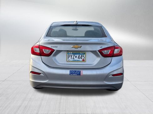Used 2017 Chevrolet Cruze LT image 6