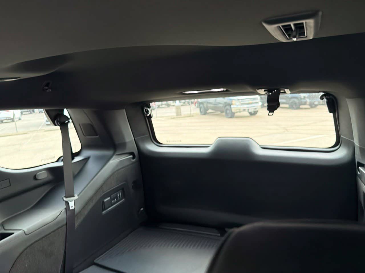 Used 2025 Cadillac Escalade Sport w/ LPO, Floor Liner Package AWD/4WD image 13