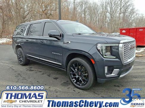 Used 2022 GMC Yukon XL Denali w/ Advanced Technology Package image 1