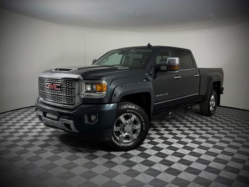 Used 2019 GMC Sierra 2500 Denali image 1