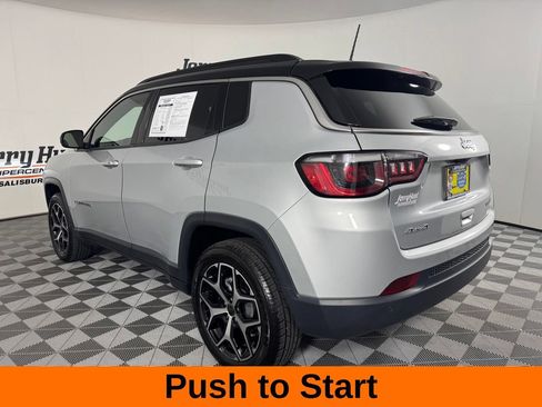 Used 2025 Jeep Compass Limited AWD/4WD image 10