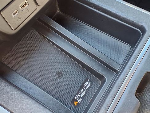 Used 2021 Chevrolet Silverado 1500 High Country w/ Technology Package image 13