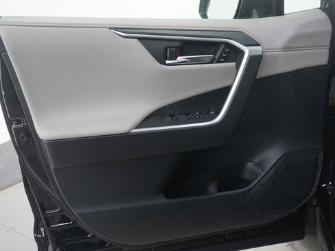 Used 2024 Toyota RAV4 Limited image 21