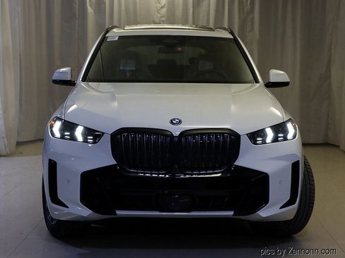 Used 2026 BMW X5 xDrive50e w/ M Sport Package image 5