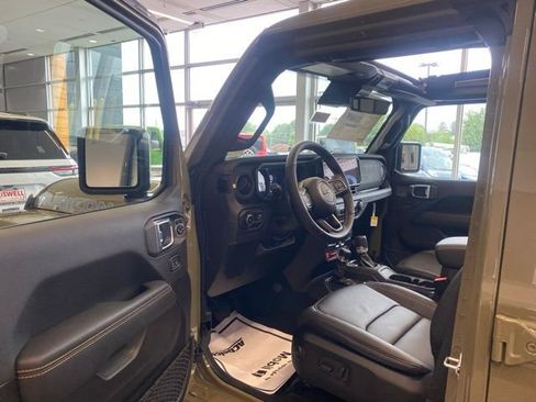 New 2025 Jeep Wrangler Unlimited Rubicon 392 image 15