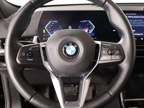 Used 2025 BMW X2 xDrive28i image 3
