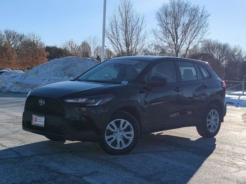 Certified 2023 Toyota Corolla Cross L image 2