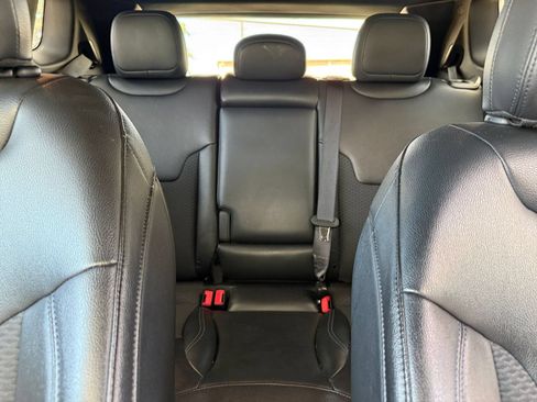 Used 2025 Jeep Compass Latitude AWD/4WD image 38