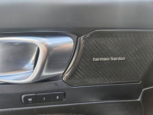 Used 2024 Volvo XC40 B5 Ultimate w/ Protection Package Premier image 23