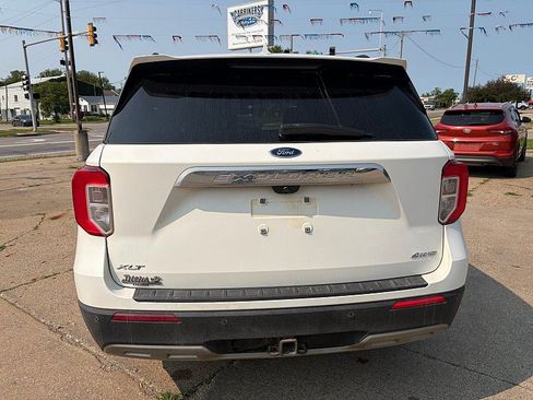 Used 2021 Ford Explorer XLT w/ Equipment Group 202A AWD/4WD image 4