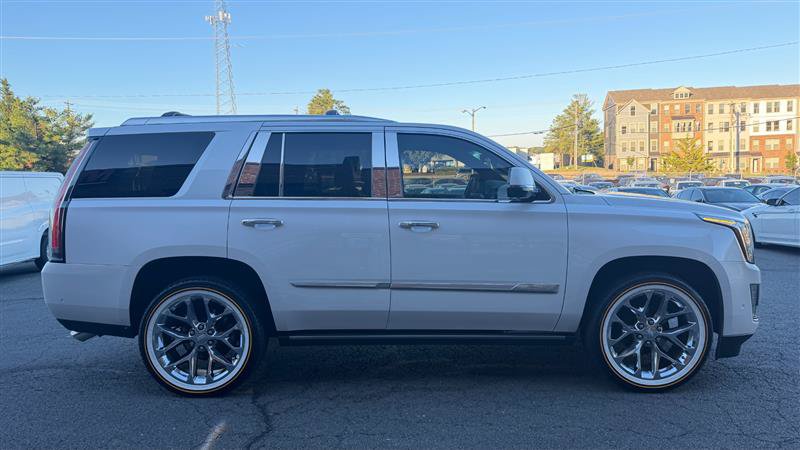Used 2020 Cadillac Escalade Platinum AWD/4WD image 4