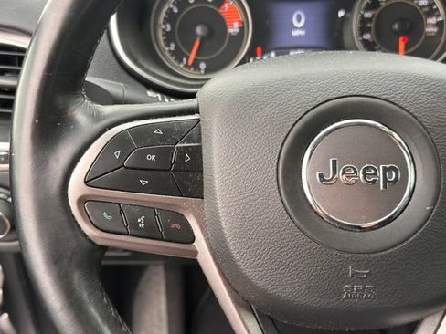 Used 2021 Jeep Cherokee Latitude Lux w/ Comfort/Convenience Group AWD/4WD image 23