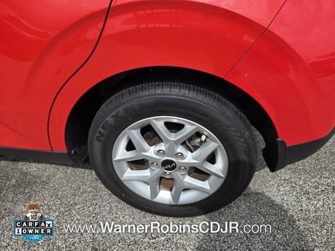 Used 2025 Kia Soul LX w/ LX Technology Package FWD image 10