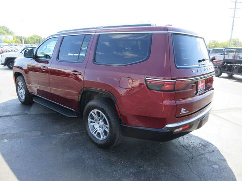Used 2022 Jeep Wagoneer Series I AWD/4WD image 9