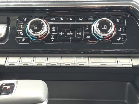 Used 2025 GMC Sierra 1500 Denali image 40