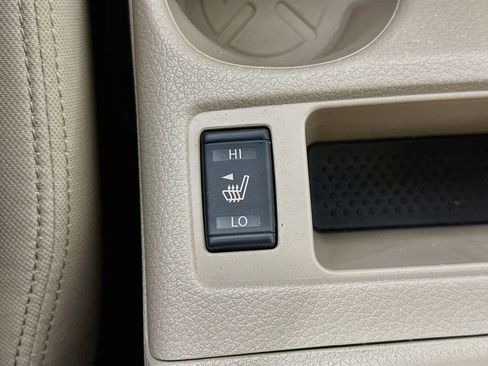 Used 2017 Nissan Rogue SV FWD image 38
