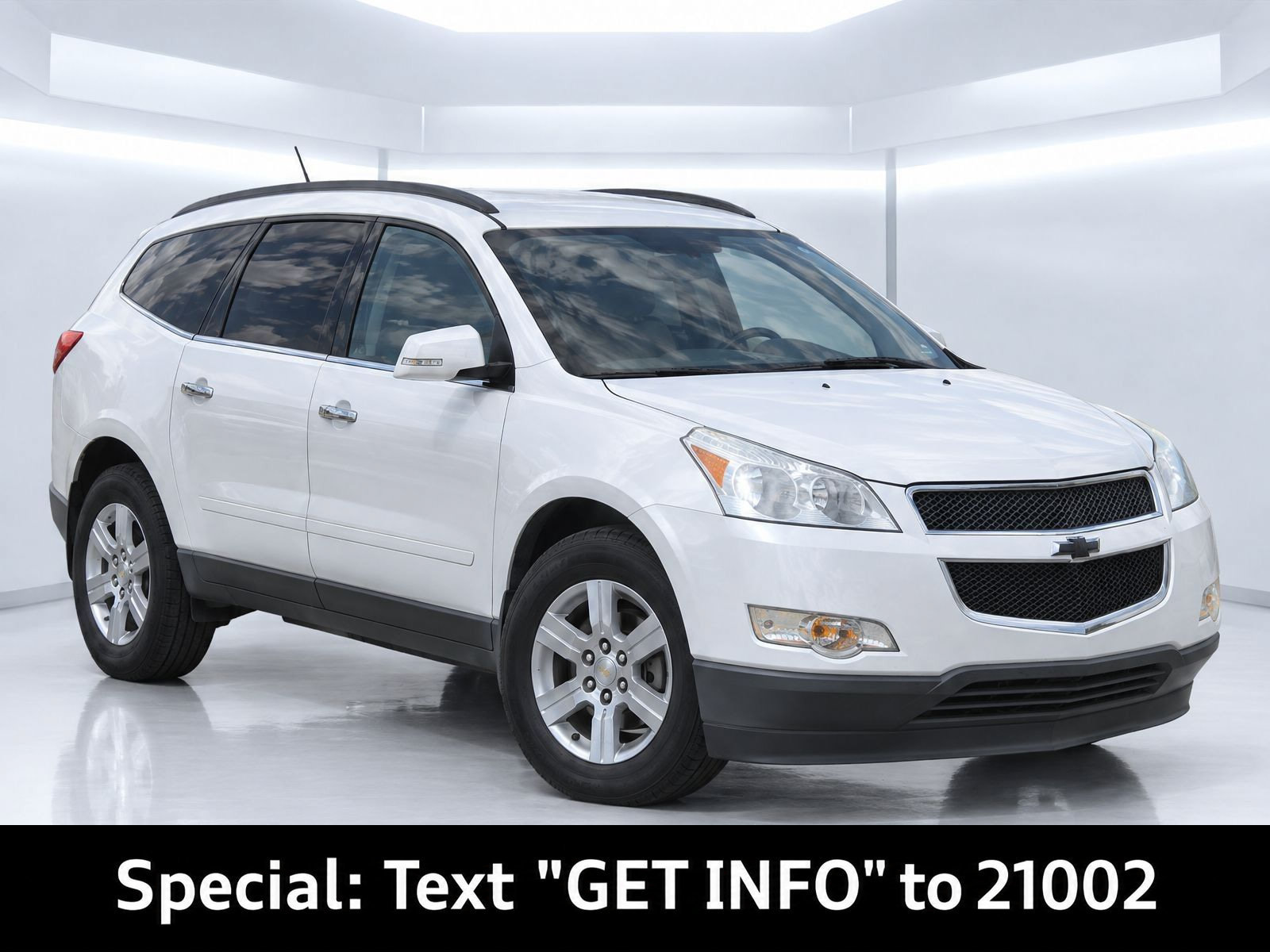 Used 2011 Chevrolet Traverse LT FWD image 6