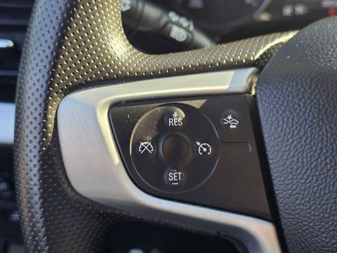 Used 2024 GMC Terrain SLE image 32