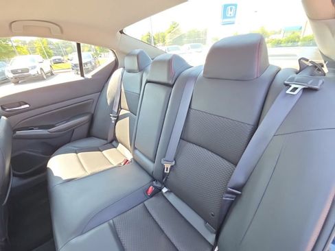 Used 2024 Nissan Altima 2.5 SR FWD image 12