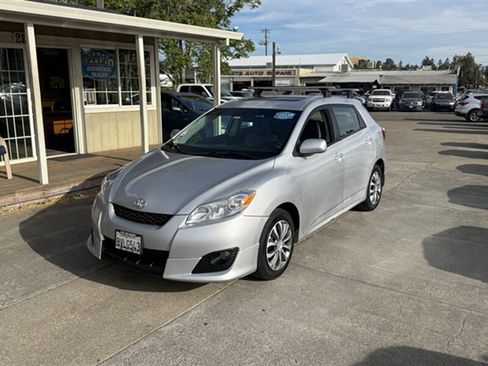 Used 2009 Toyota Matrix XRS FWD image 2