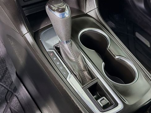 Used 2020 Chevrolet Equinox LT w/ Driver Convenience Package image 19