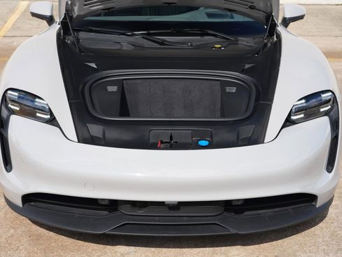 Used 2022 Porsche Taycan RWD image 8