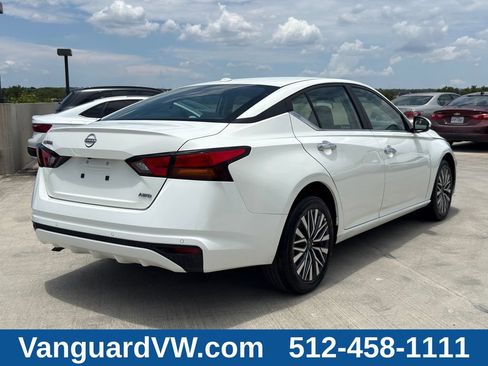 Used 2025 Nissan Altima 2.5 SV AWD/4WD image 5