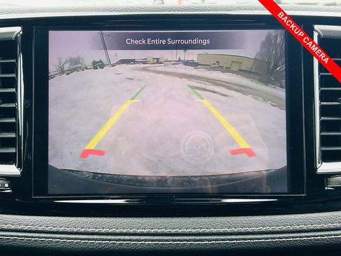 Used 2023 Chrysler Pacifica Touring-L w/ S Appearance Package image 10