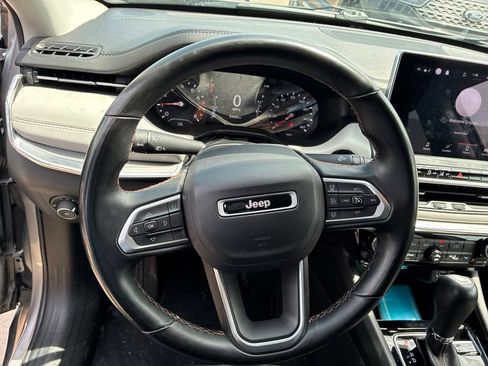 Used 2022 Jeep Compass Limited AWD/4WD image 12