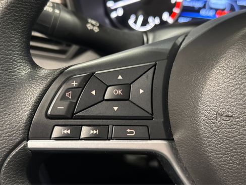 Used 2025 Nissan Altima 2.5 SV image 23