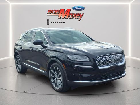 Used 2022 Lincoln Nautilus Reserve image 3